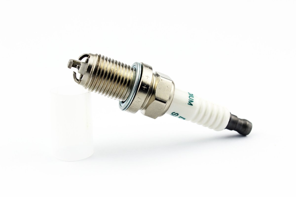 Bujías Toyota - 90919-01230 - YIHE Auto Parts